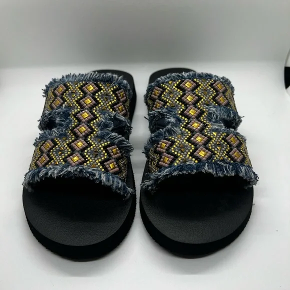 BRAND NEW Cato Beaded Denim Fringe Slide Sandals - Size 7 - Picture 1 of 4